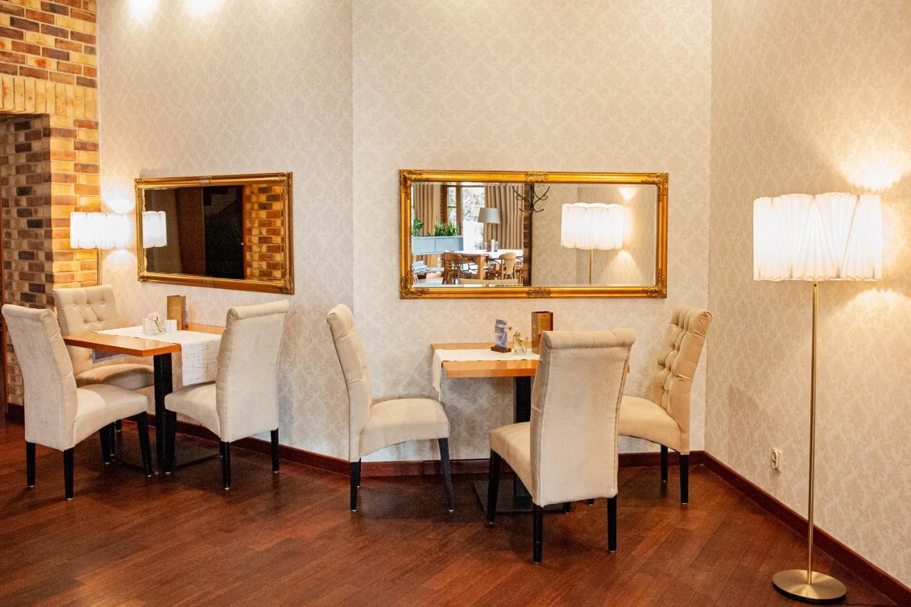 Hotel Spichlerz Lubawa Bagian luar foto