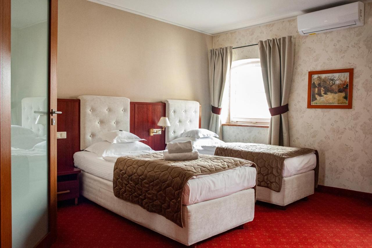 Hotel Spichlerz Lubawa Bagian luar foto