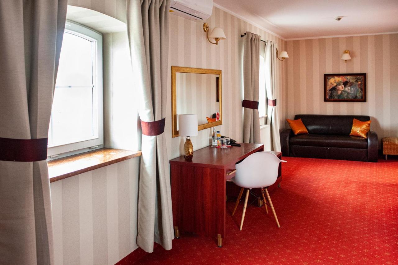 Hotel Spichlerz Lubawa Bagian luar foto