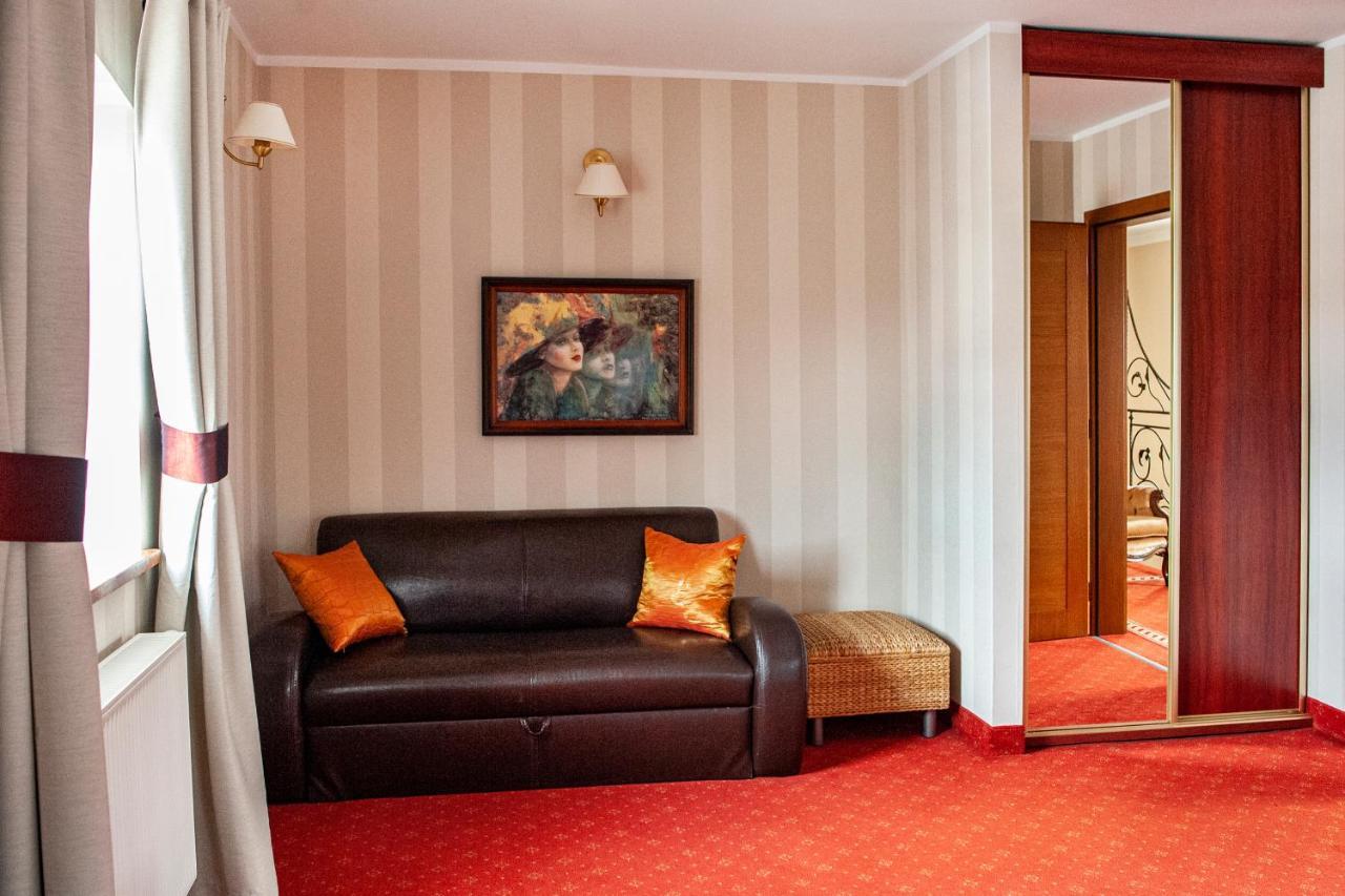 Hotel Spichlerz Lubawa Bagian luar foto