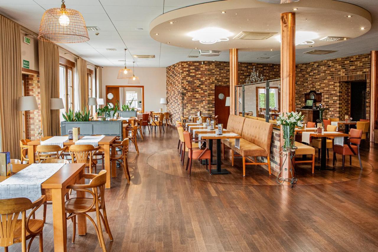 Hotel Spichlerz Lubawa Bagian luar foto